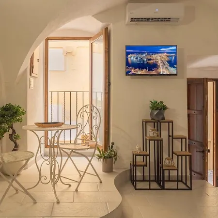 Romantic Centro Storico Apartment *