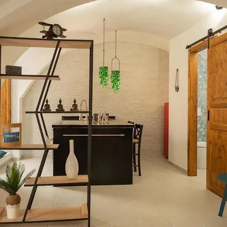 Romantic Centro Storico Apartment